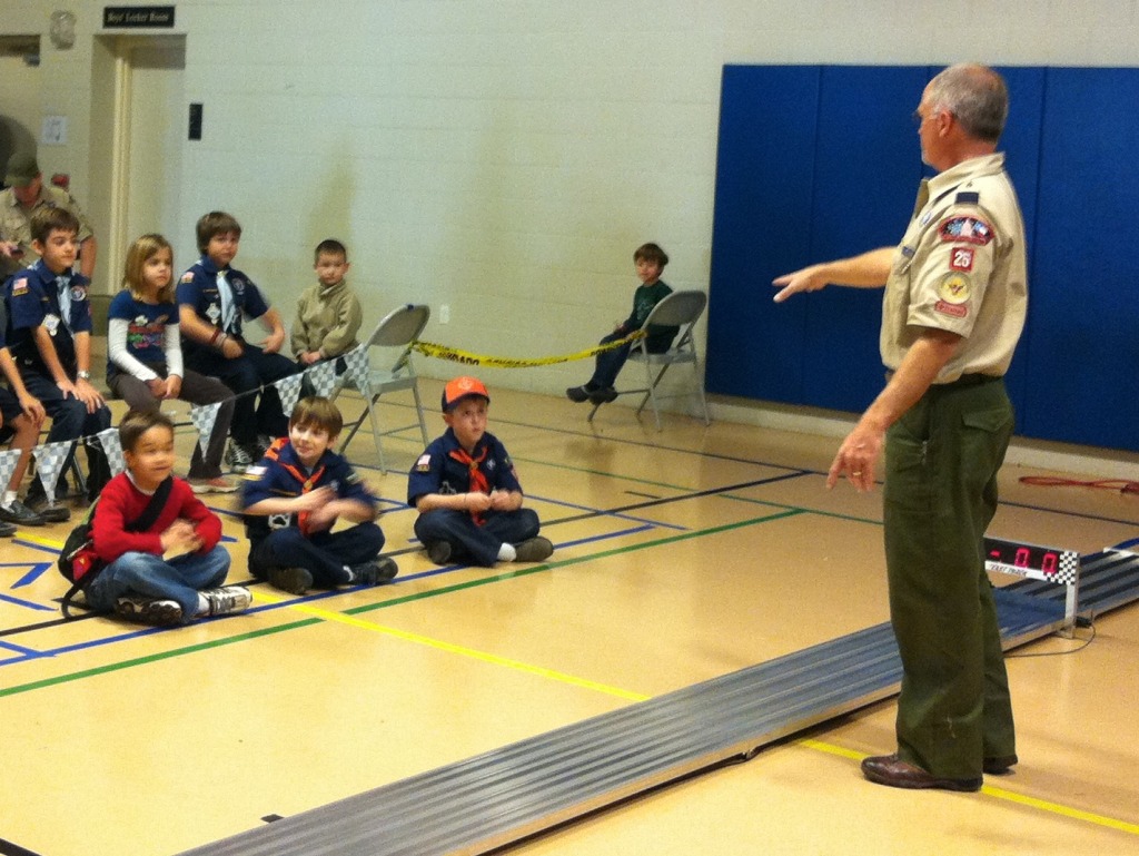 2012/01(Jan)/IAN'S PINEWOOD DERBY/1024x768_2012-01-28-Ian's 1st Pinewood Derby-6.jpg